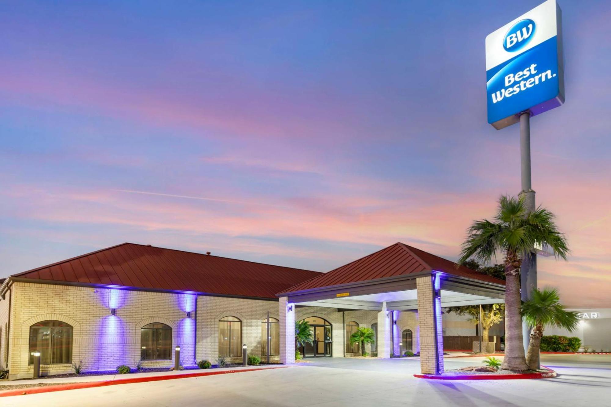 Best Western Near Lackland Afb Seaworld San Antonio Exterior photo